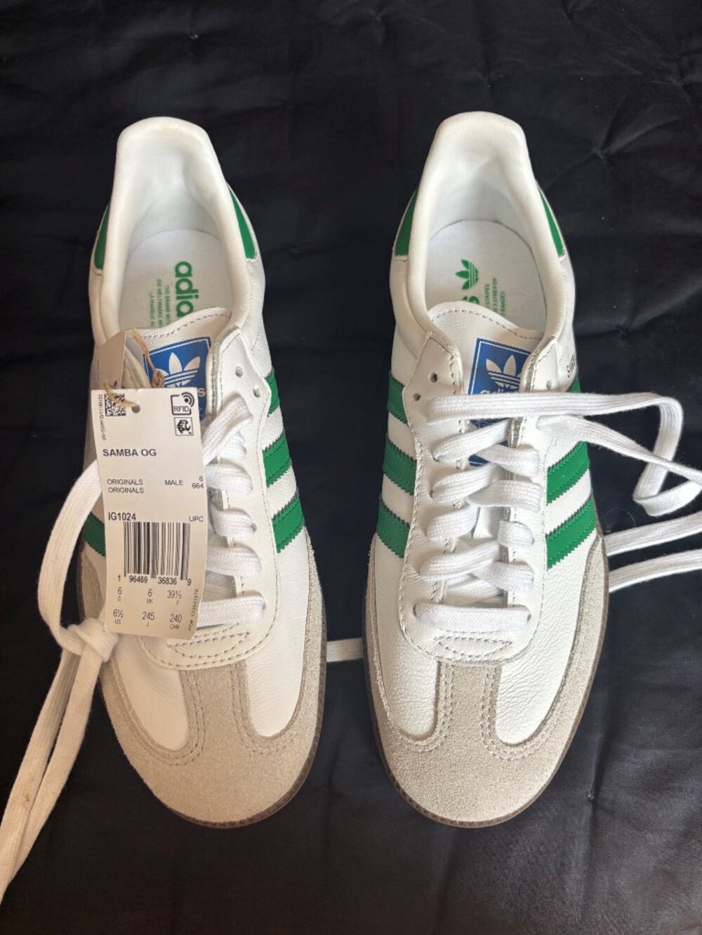 brand new adidas  women's size 6.5 (fits a 7)